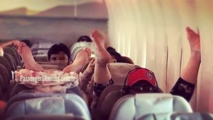 Cestovanie lietadlom nie je len zábava: Vedľa týchto pasažierov by ste nechceli sedieť