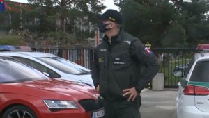 Niektorí ľudia stále ignorujú opatrenia. Za ich porušovanie hrozia mastné pokuty, či pobyt za mrežami