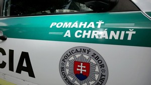 Prišiel domov opitý a napadol matku svojho dieťaťa. Mal po nej hodiť aj mikrovlnku