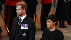 Harry a Meghan dostali poriadnu ranu! Žiadne udobrenie s rodinou sa nekonalo, totálne ich ponížili!