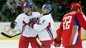 Otáznik nad účasťou Židlického, Nash kapitánom Kanady