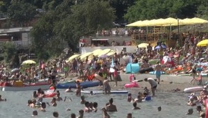 Polícia varuje pred zlodejmi na preplnených plážach. Na toto si dajte najväčší pozor