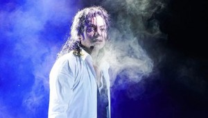 Michael Jackson stále ŽIJE?! Fanúšikovia požadujú test DNA