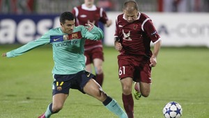 Eto'o hetrikom zničil Brémy, Manchester vydoloval triumf vo Valencii