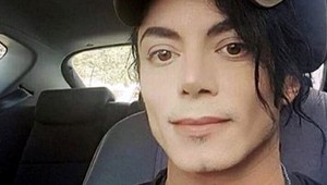 Dievča zdieľalo fotku priateľa. Je dokonalou kópiou Michaela Jacksona