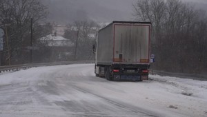 Na celom Slovensku počasie komplikovalo dopravu