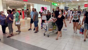 V Trnavskom kraji si mohli ľudia nakúpiť čerstvé pečivo a dať na rovnakom mieste zaočkovať proti koronavírusu