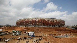 Štadióny v Južnej Afrike sú nedokončené, robotníci štrajkujú