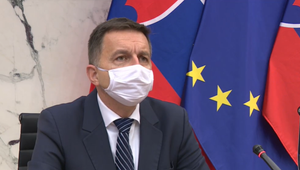 Odborníci krotia prílišný optimizmus, po prvých vakcínach hospodárske problémy nezmizmú