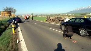 Havária autobusu. Deviati cestujúci už do práce neprišli