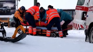 Nezvyčajná záchrana v Terchovej. Mladík sa napichol na lyžiarsku palicu