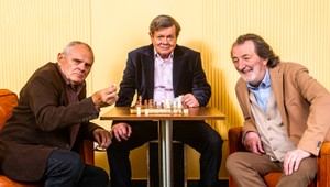 Na TV JOJ prichádza výnimočný seriál Večne mladí: České a slovenské herecké legendy pokope!