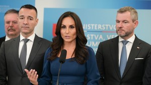 Reakcie na demisiu Dolinkovej: Pellegrini sa s ňou chce stretnúť v najbližších dňoch