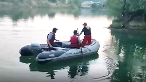 Chcel si zaplávať, no už sa nevynoril. Na brehu ostala len kôpka vecí