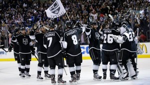 Los Angeles postúpili, Chára skóroval pri druhej prehre