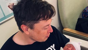 Elon Musk dal bábätku šialené meno! Chlapčekova matka ide ešte ďalej!