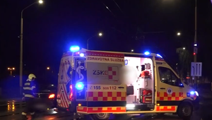 Chodkyňu po zrážke s autom odhodilo do vedľajšieho pruhu. Ratovala ju okoloidúca lekárka