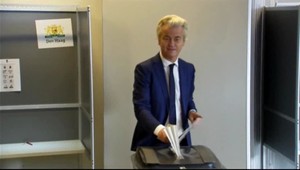 Holandské voľby: Rutte i Wilders už hlasovali, kráľ chce byť nestranný a nevolí