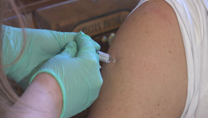 Očkovanie proti chrípke bez návštevy lekára? Vakcína by mohla byť dostupná aj v lekárňach