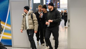 Družina z NHL priletela do Milána