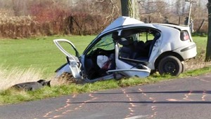 Erika (†32) sa vyhla stĺpu, neprežila náraz do stromu