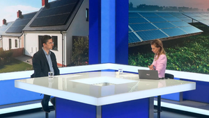 Štúdio 24: Čo s prebytočnou energiou z fotovoltiky? Domácnosti na nej môžu zarobiť