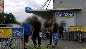 Deti našli pri supermarkete v Humennom ľudský prst. Svedkovia hovoria o poriadnej hrôze