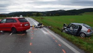Smrteľná nehoda pri Ilave: Čelnú zrážku áut starenka nemala šancu prežiť