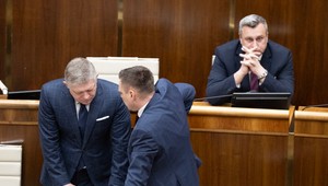 SNS sa dištancuje od Tarabu. Fica žiada, aby vláda nerokovala o zonácii Tatier