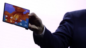 Už vieme, koľko bude stať telefón Huawei s ohybným displejom