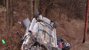 S autom na streche skončil 20-ročný mladík. Nafúkal viac ako 2 promile