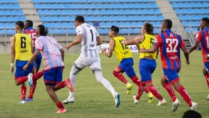 Takto vyzerá predaný zápas. Obrancovia v nadstavení absolútne nebránili