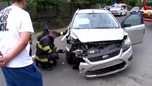 Vodička nezvláda ostrú zákrutu. Skončila v plynovej prípojke