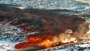 FOTO: Sopka na Islande opäť vybuchla. Evakuovali návštevníkov neďalekých kúpeľov