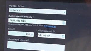 Žena vydierala mladíka neexistujúcimi nahými fotkami. Zaplatil jej stovky eur