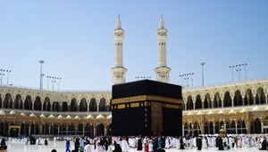 Púť do Mekky sa začala. Veriaci sa presúvajú do údolia Míná