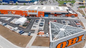 OBI rozžiarilo Zvolen na oranžovo