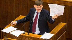 Hlina označil OĽaNO za škaredú, hlúpu prostitútku