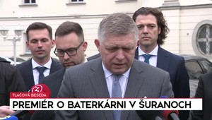 Tlačová beseda: Premiér o baterkárni v Šuranoch