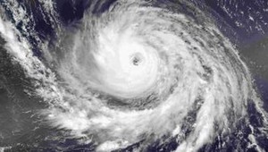 Státisíce ľudí opúšťajú východne pobrežie USA! Hurikán Irene sa blíži