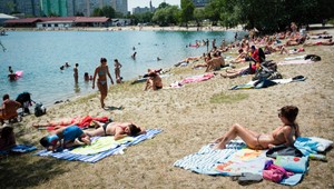 Pripravte si plavky. Opäť nás oblejú horúčavy
