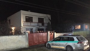 V Tešedíkove muž nechtiac podpálil seba aj svoju matku