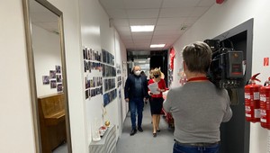 Na hrane TV JOJ: Povinné očkovanie, vtipy aj kauzy z polície. Tieto videá z relácií si pozreli státisíce divákov