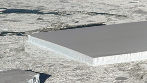 NASA na Antarktíde odfotila bizarný, dokonale obdĺžnikový ľadovec