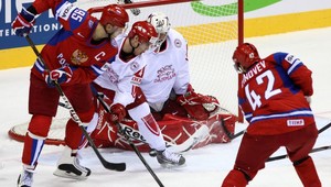 Rusi sa potrápili s Dánmi, Nóri zdolali Švajčiarov