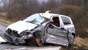 Mladík sa zo stužkovej domov nevrátil, zomrel pri autonehode