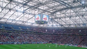 Na štadióne Schalke 04 očakávajú na otváracom dueli MS takmer 76 tisíc ľudí