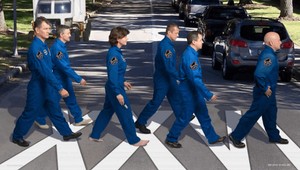 Astronauti z NASA ako Piloti nad Karibikom: Pozrite si vtipné plagáty k vesmírnym misiám