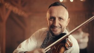 Nová pieseň Kandráčovcov chytá za srdce aj za hranicami! Dojíma, aj roztancuje!