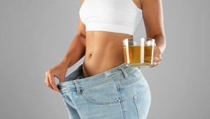 TOP jarný nápoj na chudnutie a prečistenie pečene: Stačí vám len jedna surovina a voda